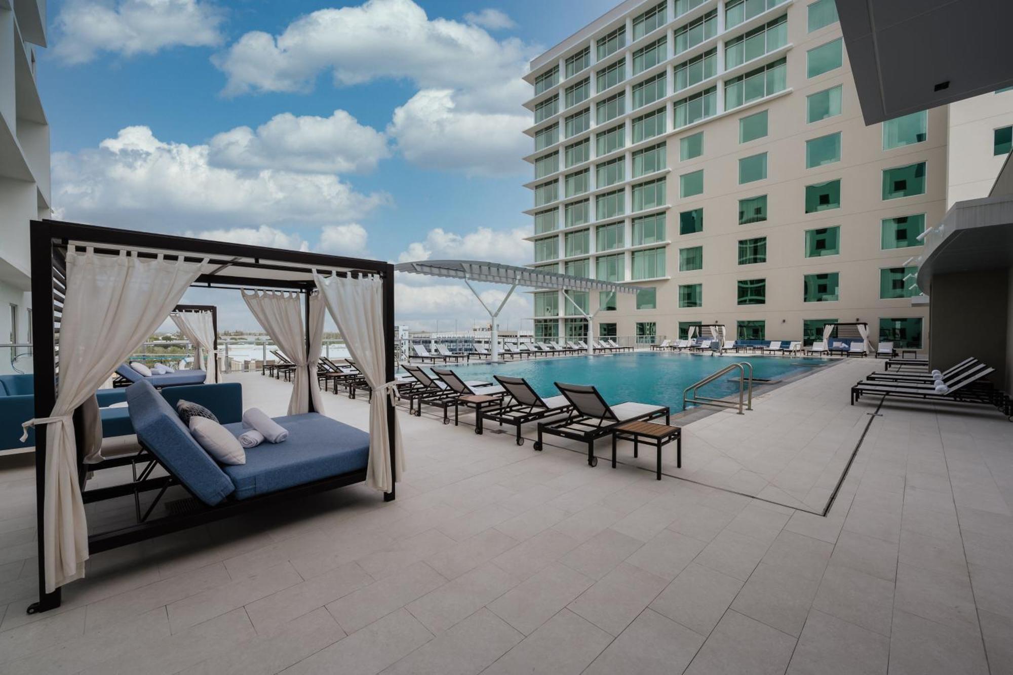 Ac Hotel By Marriott Fort Lauderdale Airport ดาเนียบีช ภายนอก รูปภาพ